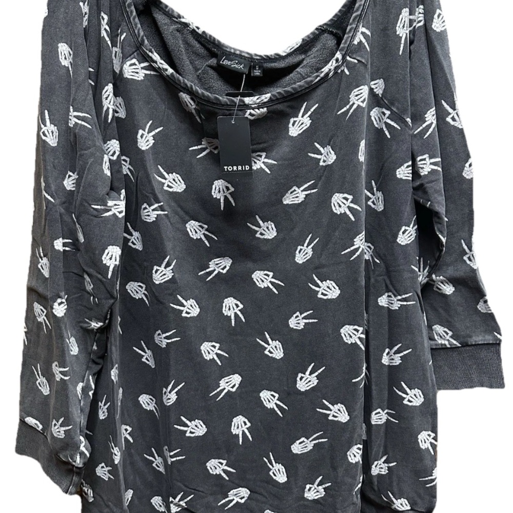 Lovesick Torrid Women's Charcoal Wash Top with White Skeleton Hands Pattern